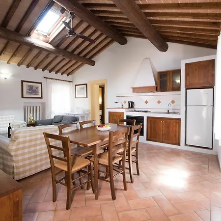 Alloggio per agriturismo Tenuta Decimo - Il Borgo Di Mariano *